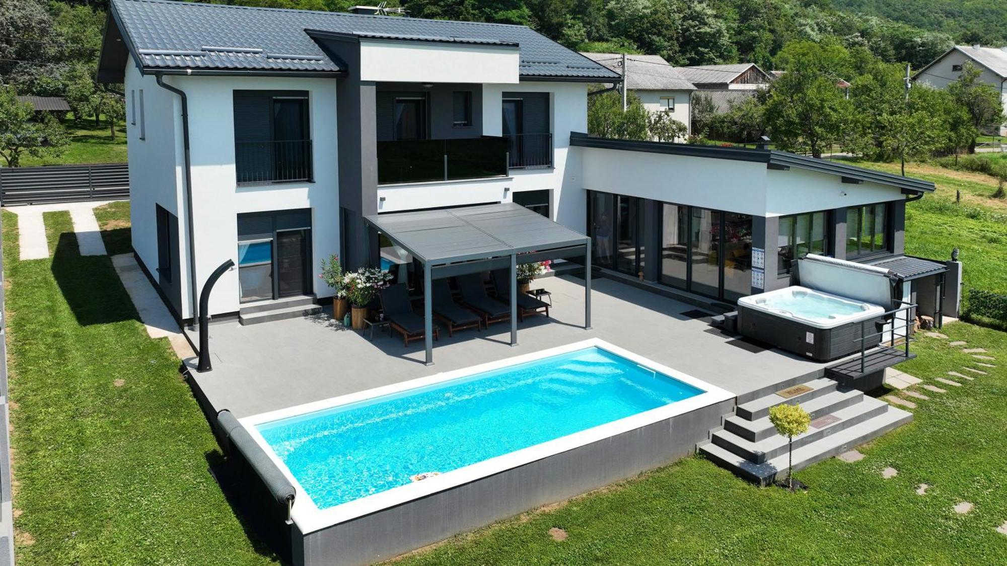 Villa Biser Gacke Sinac Eksteriør billede